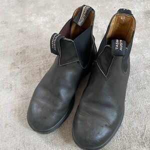 Blundstone Classic Chelsea Boot size AUS 4.5 (US women’s 7.5, men’s 5.5)